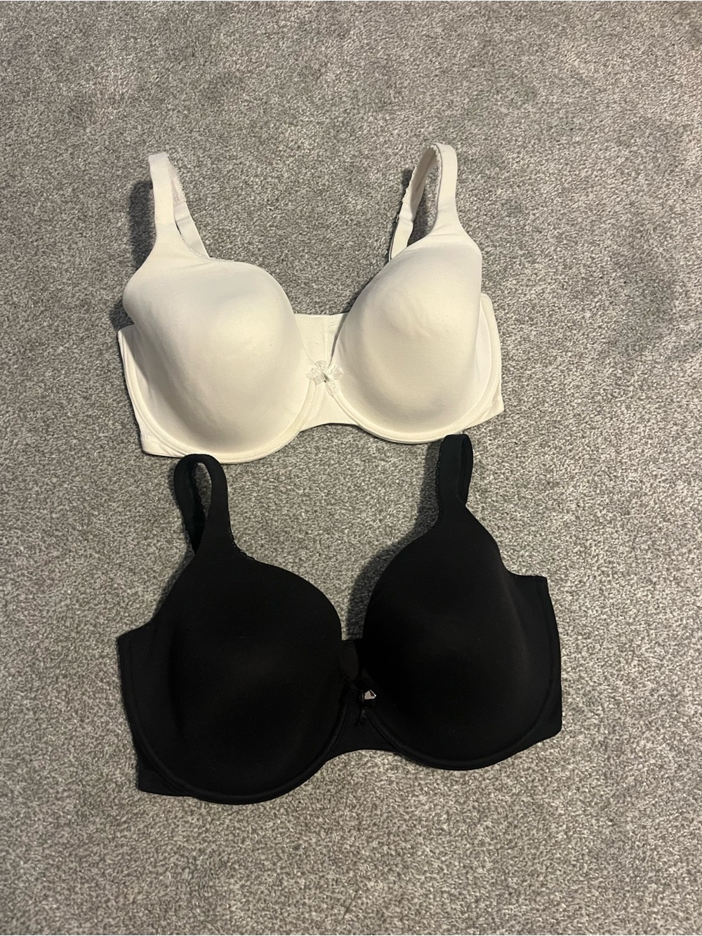 Victoria's Secret Smooth Molded T-Shirt Bra Duo - White & Black